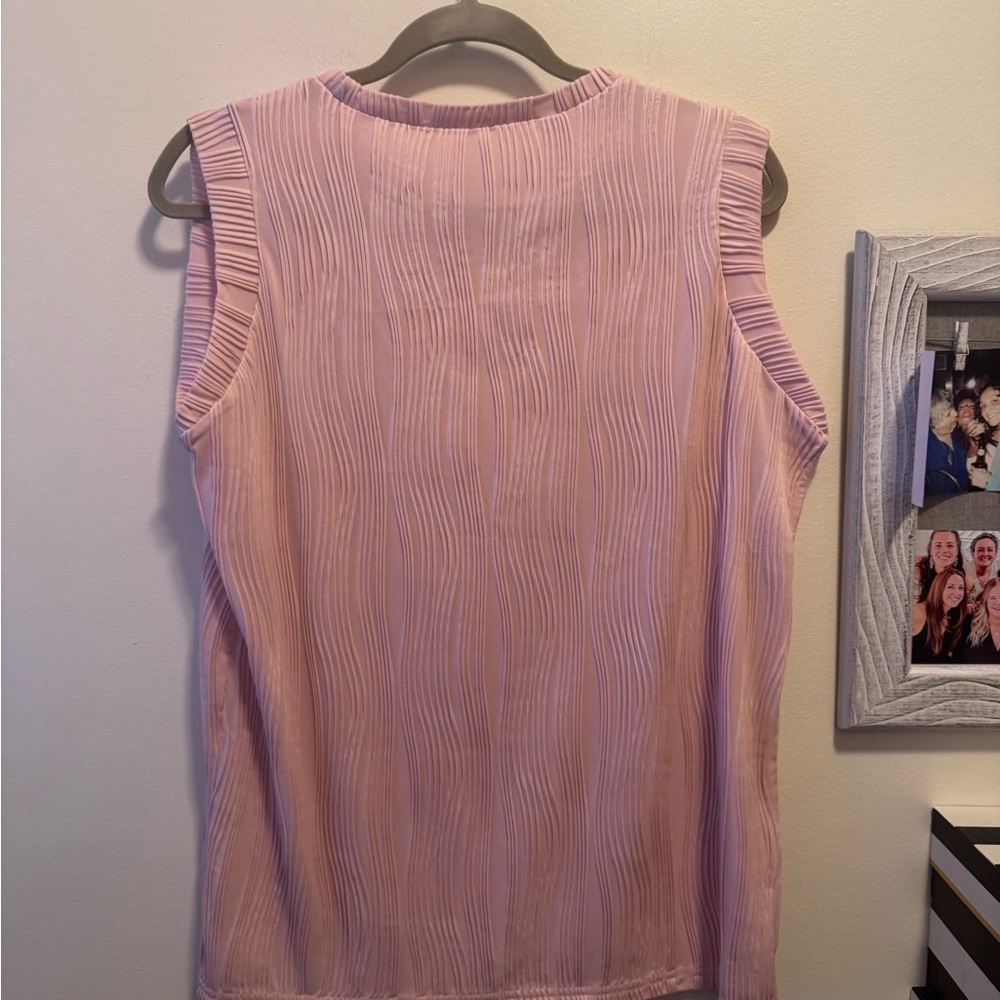 EVALESS | Elegant Pink Women's Textured Crew Neck Top - Picture 5 of 9